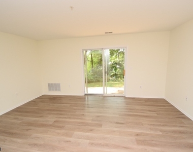 1311 King Ct - Photo Thumbnail 9