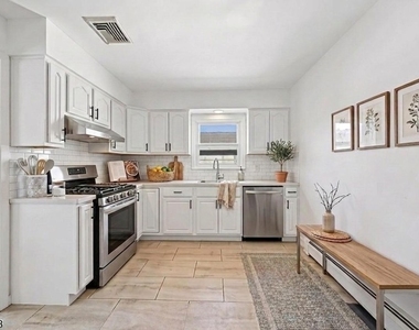 166 1st St - Photo Thumbnail 6