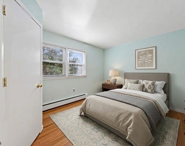 166 1st St - Photo Thumbnail 5