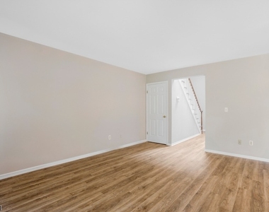 54 Eton Ct - Photo Thumbnail 13