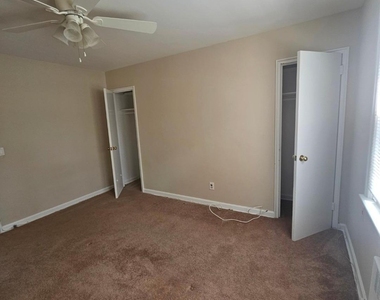 390 Morris Ave - Photo Thumbnail 6