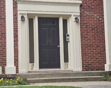 390 Morris Ave - Photo Thumbnail 9
