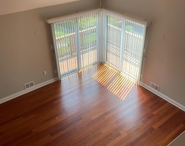250 Ridgedale Ave - Photo Thumbnail 21