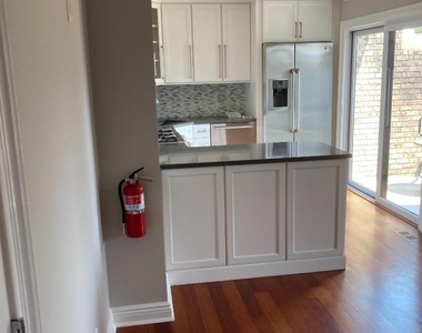250 Ridgedale Ave - Photo Thumbnail 5