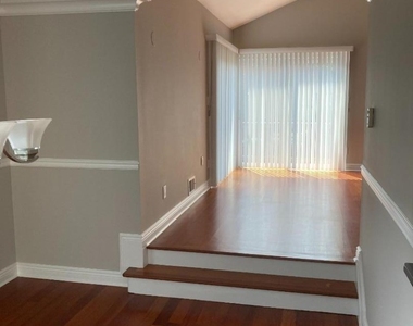 250 Ridgedale Ave - Photo Thumbnail 23