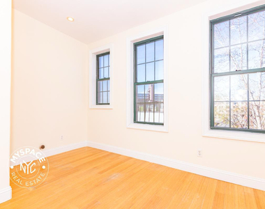 11 Locust Street - Photo Thumbnail 4