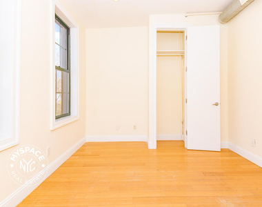 11 Locust Street - Photo Thumbnail 5