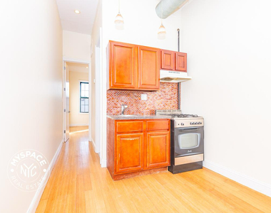11 Locust Street - Photo Thumbnail 3