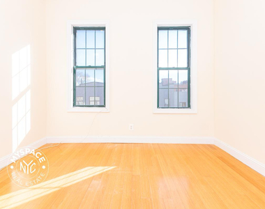 11 Locust Street - Photo Thumbnail 6