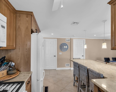 102 W Colony Road - Photo Thumbnail 15