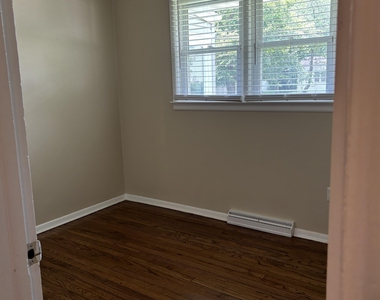 2245 Edgar Road - Photo Thumbnail 12