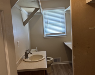 2245 Edgar Road - Photo Thumbnail 15