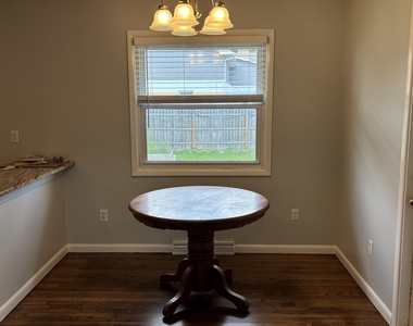 2245 Edgar Road - Photo Thumbnail 5