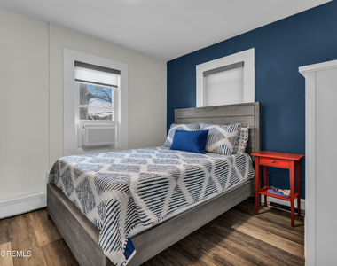 1208 Bond Street - Photo Thumbnail 14