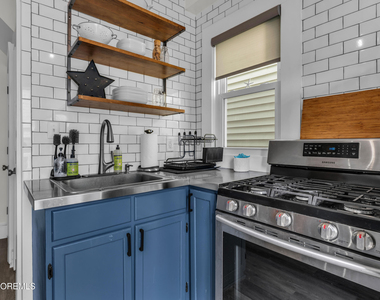 1208 Bond Street - Photo Thumbnail 8