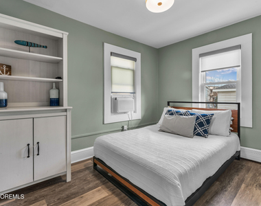 1208 Bond Street - Photo Thumbnail 15
