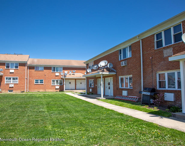 65 Steiner Avenue - Photo Thumbnail 1