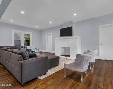 309 Cedar Avenue - Photo Thumbnail 3