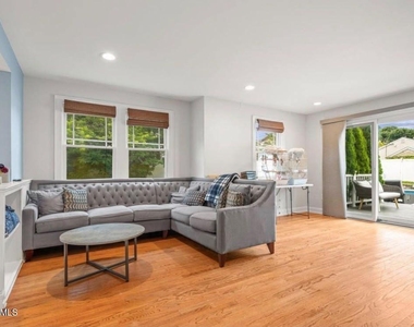 250 Alpern Avenue - Photo Thumbnail 16