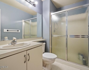 6 Amethyst Way - Photo Thumbnail 15