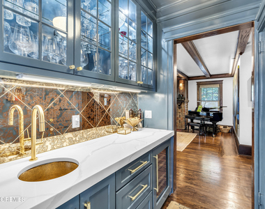 703 7th Avenue - Photo Thumbnail 8