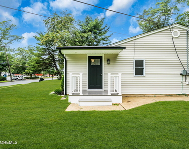 20 Oak Hill Drive - Photo Thumbnail 1
