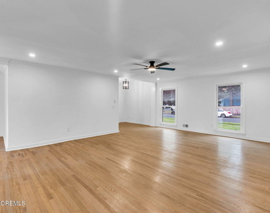 20 Oak Hill Drive - Photo Thumbnail 3