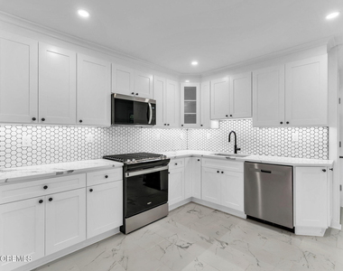 20 Oak Hill Drive - Photo Thumbnail 6