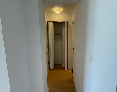 East 39th Street - Photo Thumbnail 7