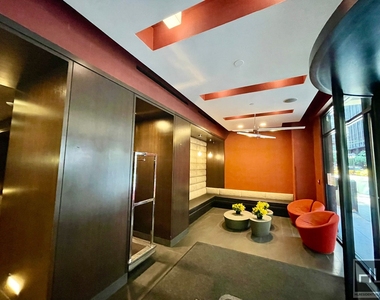 East 39th Street - Photo Thumbnail 16