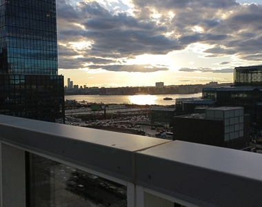 West 36 Street - Photo Thumbnail 2