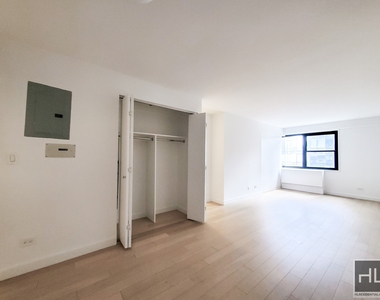 East 39th Street - Photo Thumbnail 5