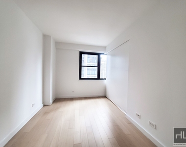 East 39th Street - Photo Thumbnail 2