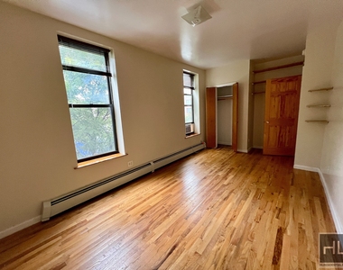 255 17th St - Photo Thumbnail 5