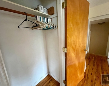255 17th St - Photo Thumbnail 3