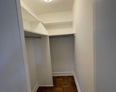 East 71st Street - Photo Thumbnail 6