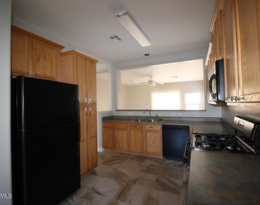 15225 W Shaw Butte Drive - Photo Thumbnail 4