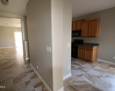 15225 W Shaw Butte Drive - Photo Thumbnail 6
