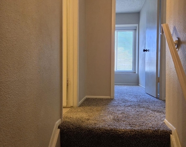 3213 W Royal Palm Road - Photo Thumbnail 11