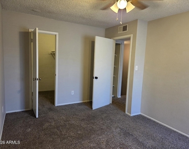 3213 W Royal Palm Road - Photo Thumbnail 17