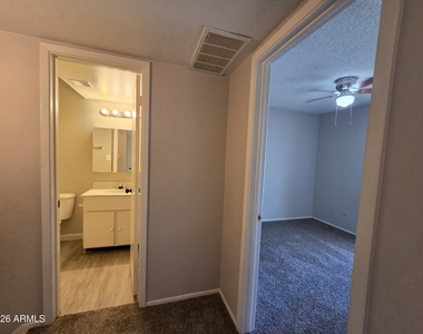 3213 W Royal Palm Road - Photo Thumbnail 12