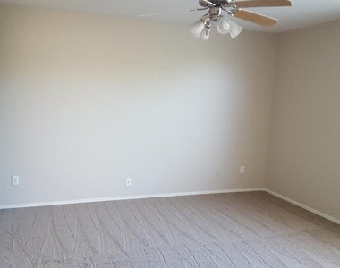 12926 W Fleetwood Lane - Photo Thumbnail 10