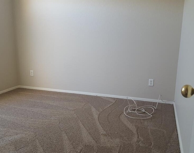 12926 W Fleetwood Lane - Photo Thumbnail 5