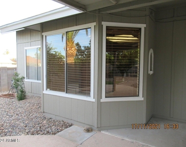 2324 W Highland Court - Photo Thumbnail 18