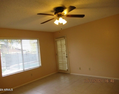 2324 W Highland Court - Photo Thumbnail 39