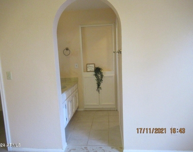 2324 W Highland Court - Photo Thumbnail 40