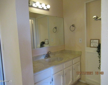 2324 W Highland Court - Photo Thumbnail 41