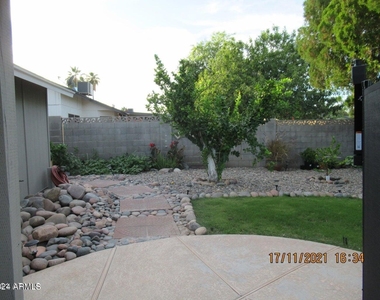 2324 W Highland Court - Photo Thumbnail 20