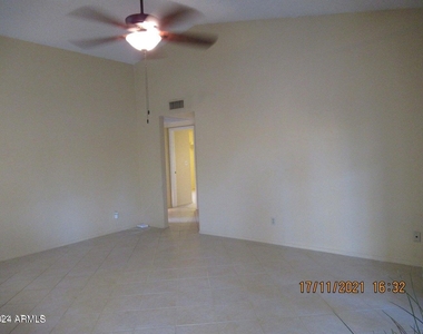 2324 W Highland Court - Photo Thumbnail 16