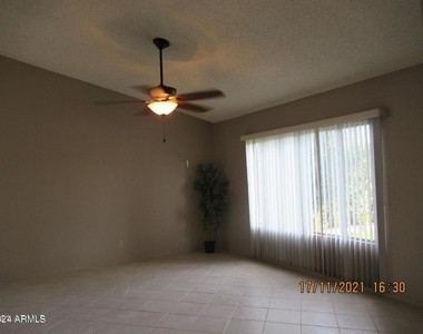 2324 W Highland Court - Photo Thumbnail 6